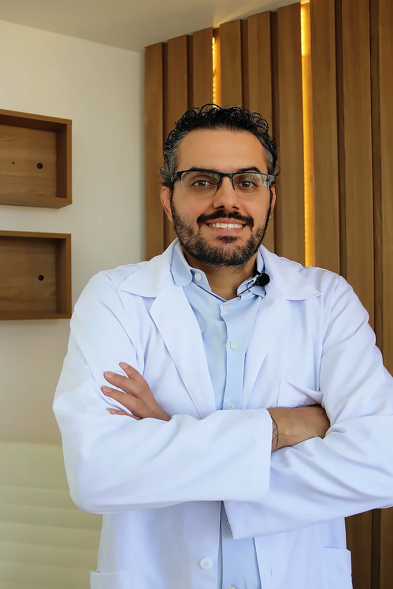 Dr. Rafael Vaiksnoras médico perito em um centro de perícias